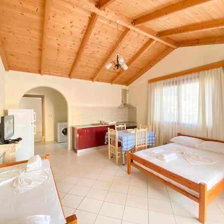 Summerland Saranda Екстер'єр фото