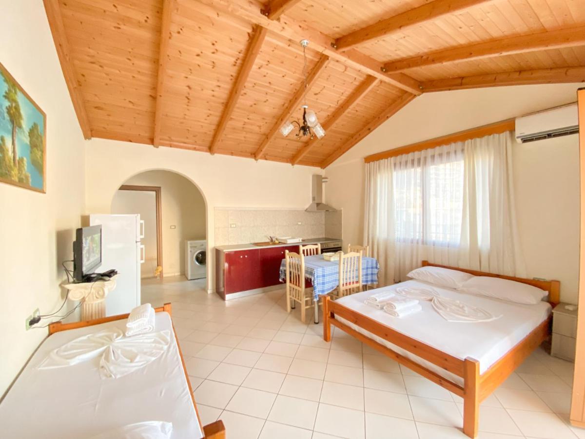 Summerland Saranda Екстер'єр фото