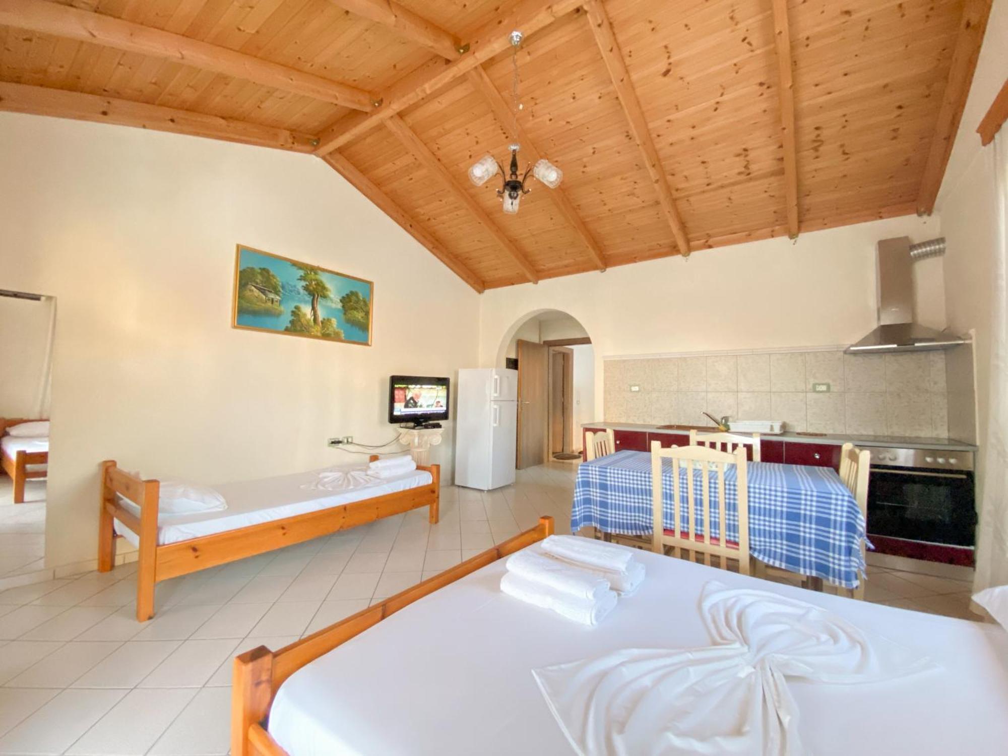 Summerland Saranda Екстер'єр фото